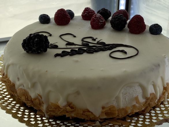 Sacher Blanca